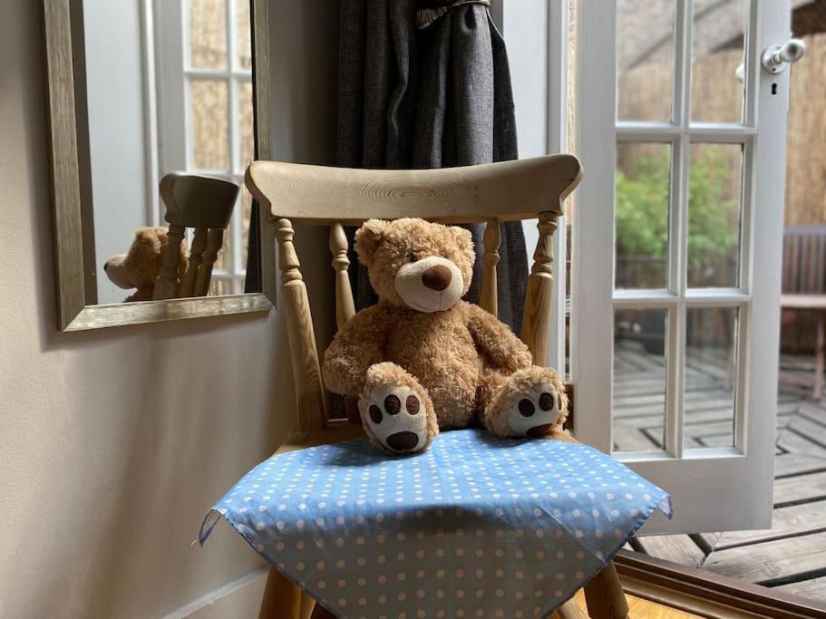 Windsor Cottage: Cosy, Charming, Full Of Character Экстерьер фото
